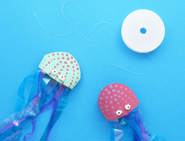 plastic kwallenmobile knutselen 06