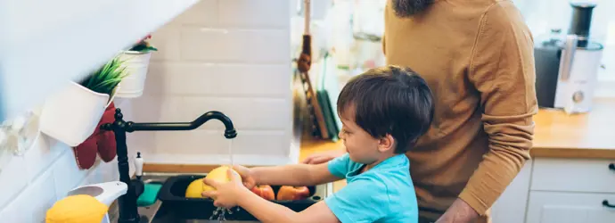 10 voedselveiligheidsregels (voor kinderen die graag koken)